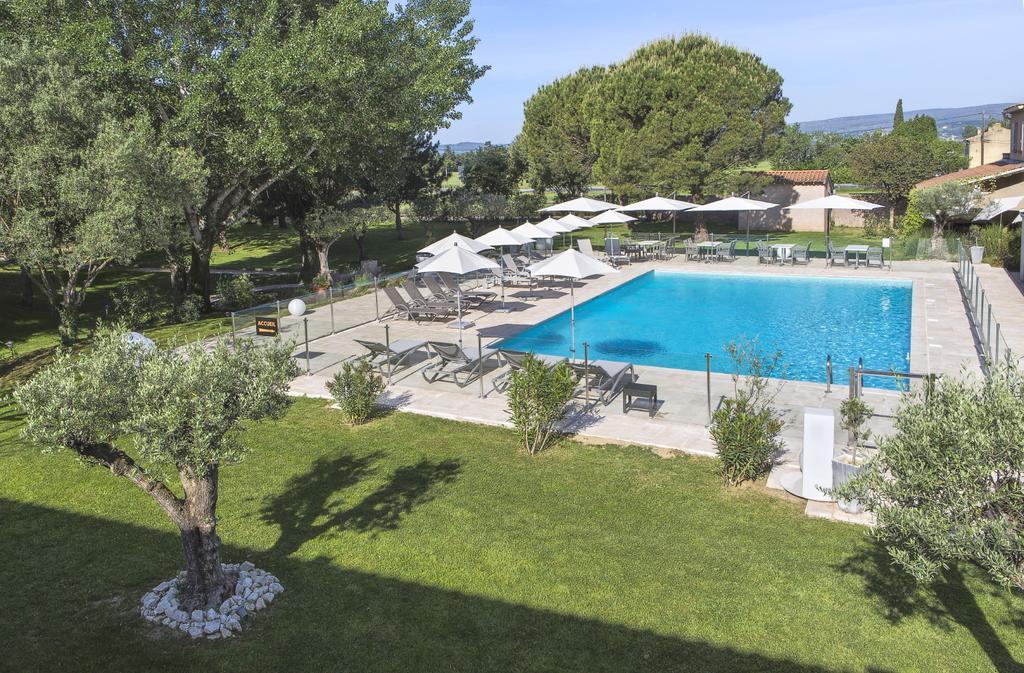 Le Domaine Des Oliviers Hotel Pierrelatte Eksteriør billede
