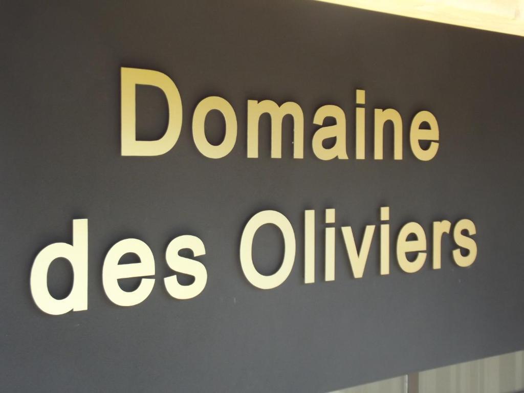 Le Domaine Des Oliviers Hotel Pierrelatte Eksteriør billede