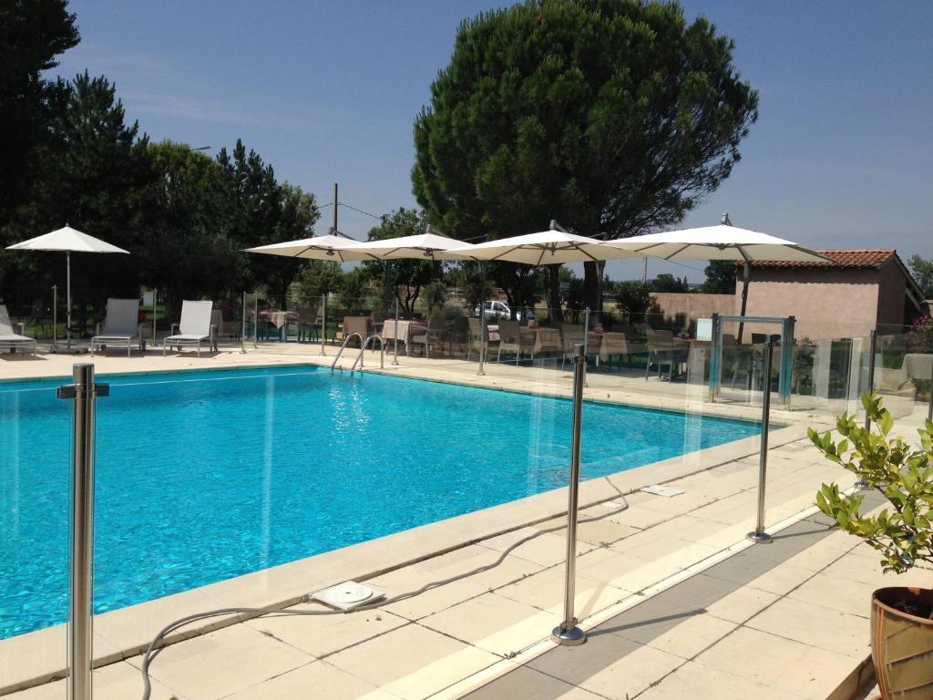 Le Domaine Des Oliviers Hotel Pierrelatte Eksteriør billede
