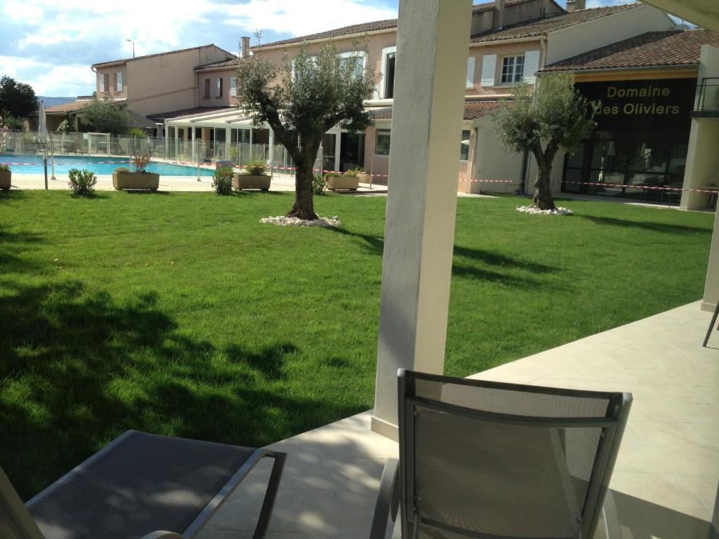 Le Domaine Des Oliviers Hotel Pierrelatte Værelse billede
