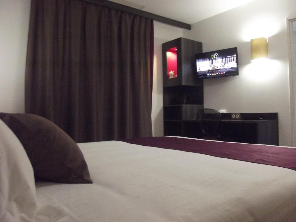 Le Domaine Des Oliviers Hotel Pierrelatte Eksteriør billede