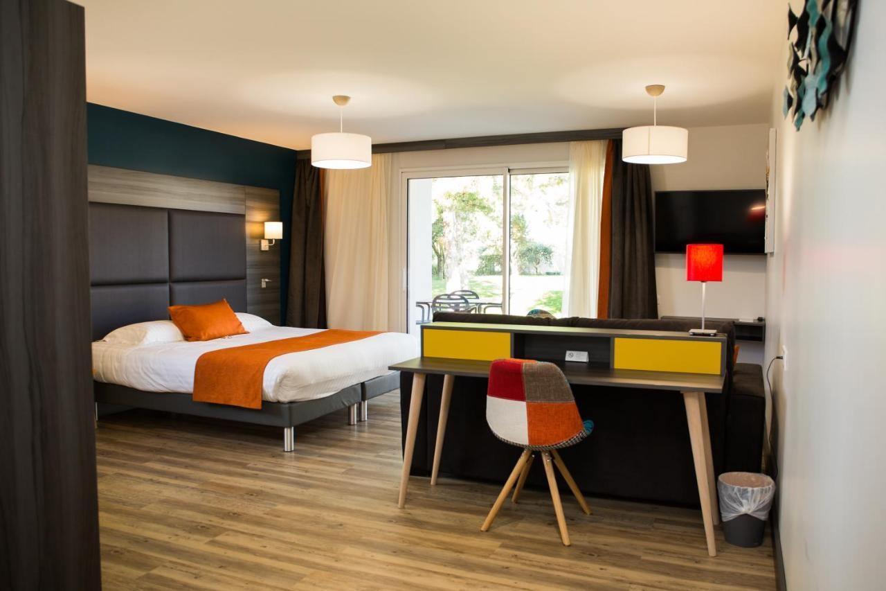 Le Domaine Des Oliviers Hotel Pierrelatte Eksteriør billede