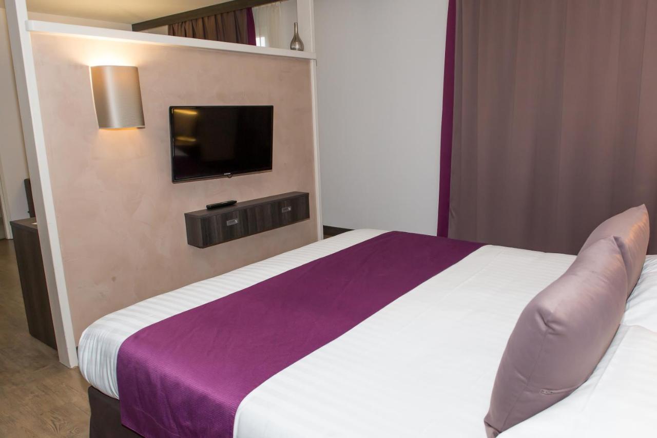 Le Domaine Des Oliviers Hotel Pierrelatte Eksteriør billede
